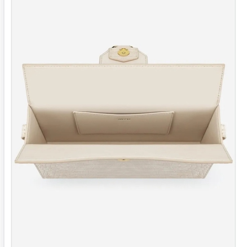 JW PEl Ivory Croc Grace
Box Bag NWOT Contemporary, Elegant, Simplicity, Chic - Picture 6 of 17